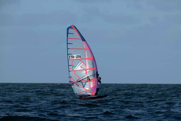 PWA - Citroen - World Windsurfing Tour Sylt 2026 - Tag 1 Slalom Men - abgebrochen zu wenig Wind; Sylt Westerland, 26.09.2026 Gabriele Prosperi (Slalom Foil Men, Italy, ITA-278); PWA - Citroen - World Windsurfing Tour Sylt 2026 - Tag 1 Slalom Men - abgebrochen zu wenig Wind am 26.09.2026 vor dem Brandenburger Strand - Motorboot auf Sylt Westerland (Deutschland). Copyright: xBEAUTIFULxSPORTS AndreasxDickx