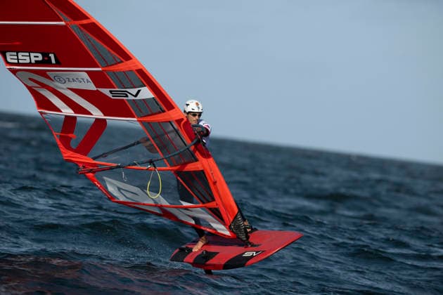 PWA - Citroen - World Windsurfing Tour Sylt 2026 - Tag 1 Slalom Men - abgebrochen zu wenig Wind; Sylt Westerland, 26.09.2026 Nacho Baltasar Summers (Slalom Foil Men, Spain, ESP-1); PWA - Citroen - World Windsurfing Tour Sylt 2026 - Tag 1 Slalom Men - abgebrochen zu wenig Wind am 26.09.2026 vor dem Brandenburger Strand - Motorboot auf Sylt Westerland (Deutschland). Copyright: xBEAUTIFULxSPORTS AndreasxDickx