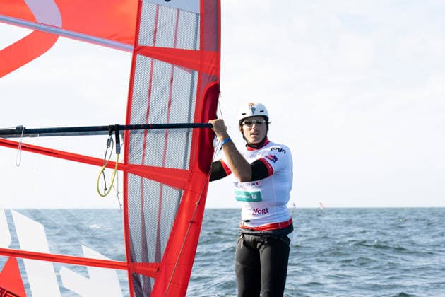 PWA - Citroen - World Windsurfing Tour Sylt 2026 - Tag 1 Slalom Men - abgebrochen zu wenig Wind; Sylt Westerland, 26.09.2026 Nacho Baltasar Summers (Slalom Foil Men, Spain, ESP-1); PWA - Citroen - World Windsurfing Tour Sylt 2026 - Tag 1 Slalom Men - abgebrochen zu wenig Wind am 26.09.2026 vor dem Brandenburger Strand - Motorboot auf Sylt Westerland (Deutschland). Copyright: xBEAUTIFULxSPORTS AndreasxDickx