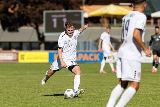 Leon Bucher (20, TSV Landsberg) beim Spiel zwischen TSV Landsberg v SpVgg Ansbach, Fussball, Herren, Regionalliga Bayern, 2026 2027, 11.Spieltag am 26.09.2026 in Landsberg am Lech, Sportpark. Bayern Deutschland