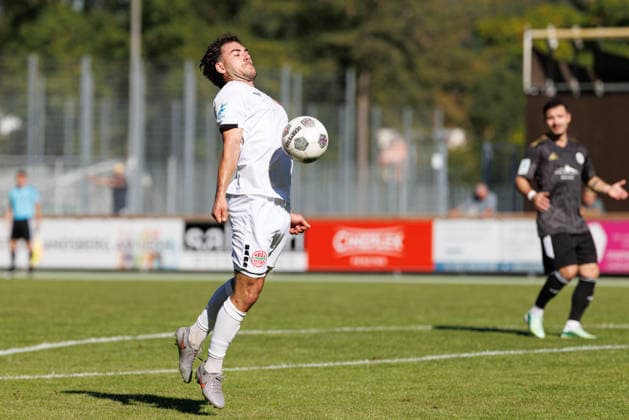 Maximilian Holdenrieder (14, TSV Landsberg) beim Spiel zwischen TSV Landsberg v SpVgg Ansbach, Fussball, Herren, Regionalliga Bayern, 2026 2027, 11.Spieltag am 26.09.2026 in Landsberg am Lech, Sportpark. Bayern Deutschland