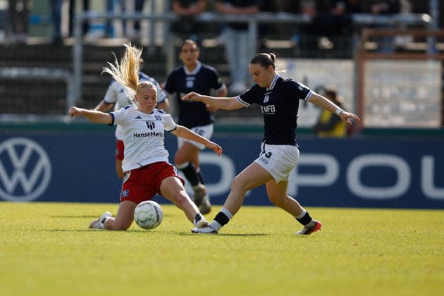 Fußball I Frauen I Saison 2026-2027 I DFB Pokal I SV Meppen - Hamburger SV I 26.09.2026 Foulspiel von Martens (18,Hamburger SV) an Marleen Kropp (9, SV Meppen) Meppen Hänsch-Arena Niedersachsen Deutschland Copyright: xLobeca CedricxSiefkerx