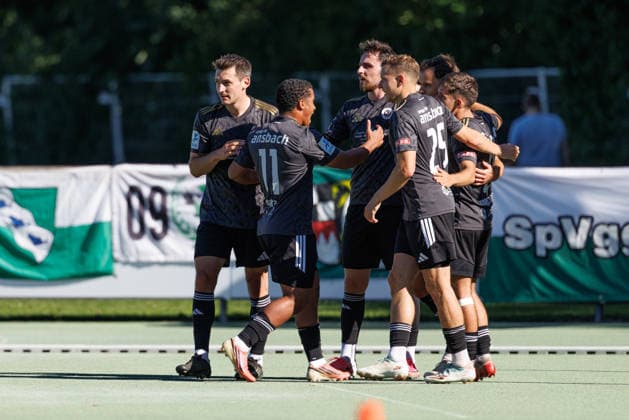 Team (SpVgg Ansbach) Tor zum 1 : 2 beim Spiel zwischen TSV Landsberg v SpVgg Ansbach, Fussball, Herren, Regionalliga Bayern, 2026 2027, 11.Spieltag am 26.09.2026 in Landsberg am Lech, Sportpark. Bayern Deutschland
