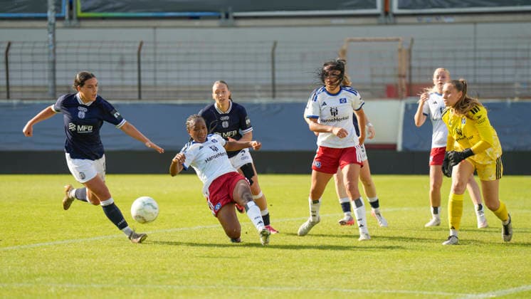 26.09.2026, Hänsch-Arena, Meppen, GER, Frauen Fußball, DFB-Pokal: SV Meppen vs Hamburger SV, Genesis Castrellon (SV Meppen 17) DFL REGULATIONS PROHIBIT ANY USE OF PHOTOGRAPHS AS IMAGE SEQUENCES AND OR QUASI-VIDEO. Meppen Niedersachsen Hänsch-Arena