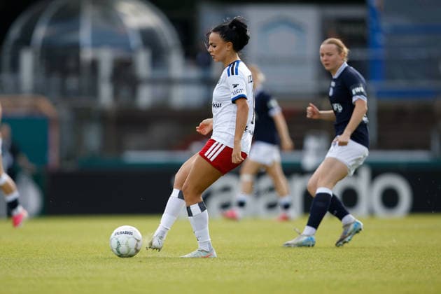 Fußball I Frauen I Saison 2026-2027 I DFB Pokal I SV Meppen - Hamburger SV I 26.09.2026 Nigar Mirzaliyeva (4, Hamburger SV) Passspiel Freisteller, Nahaufnahme, Porträt, Portrait, Einzelfoto, Einzelbild, Körper Meppen Hänsch-Arena Niedersachsen Deutschland Copyright: xLobeca CedricxSiefkerx