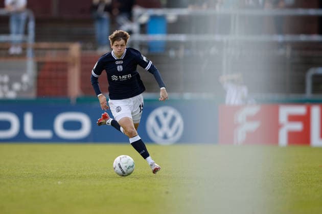Fußball I Frauen I Saison 2026-2027 I DFB Pokal I SV Meppen - Hamburger SV I 26.09.2026 Sarah Dittrich (19, SV Meppen) im Sprint mit dem Ball. Meppen Hänsch-Arena Niedersachsen Deutschland Copyright: xLobeca CedricxSiefkerx