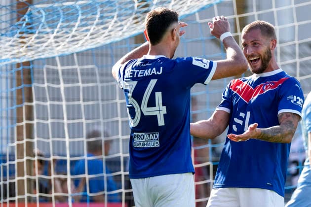 v.li.: Torschütze Mehdi Hetemaj (VfR Mannheim, 34), Mart Ristl (VfR Mannheim, 23), Spieler vom VfR Mannheim, jubeln über das Tor zum 5:1, Jubel, Torjubel, Torerfolg, celebrate the goal, goal, celebration, jubelt ueber das Tor, Freuen, Freude, freut sich, optimistisch, positiv, Spielszene, Highlight, Action, Aktion, 26.09.2026, Mannheim (Deutschland), Fussball, Regionalliga Südwest, VfR Mannheim - SG Barockstadt Fulda-Lehnerz