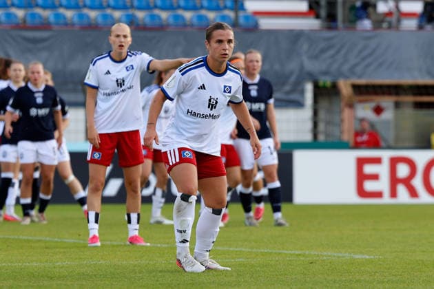 Fußball I Frauen I Saison 2026-2027 I DFB Pokal I SV Meppen - Hamburger SV I 26.09.2026 Leila Peneau (15, Hamburger SV) wartet konzentriert auf die Ausführung einer Ecke Meppen Hänsch-Arena Niedersachsen Deutschland Copyright: xLobeca CedricxSiefkerx