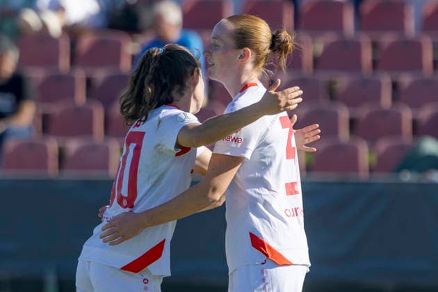 Ingolstadt, Deutschland 26. September 2026: DFB-Pokal Frauen - 2026 2027 - 1. Hauptrunde - FC Ingolstadt 04 gegen 1. FSV Mainz 05 Im Bild: 2. v.li. Torschützin Leonie Stöhr Stoehr (FSV) jubelt nach ihrem Tor zum 1:6 mit Vital Kats (FSV) DFL DFB regulations prohibit any use of photographs as image sequences and or quasi-video ESV-Stadion Bayern Copyright: xFotostandx xSchäferx