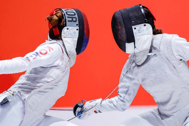 Asian Games Aichi Nagoya 2026 in Nagoya, Japan Team Republic of Korea (L) and Team Japan (R) in action at the 20th Asian Games Aichi Nagoya 2026 women s gold medal fencing match between Republic of Korea VS Japan at the Aichi Sky Expo Hall in Nagoya, Japan, on September 26th, 2026. Nagoya Japan  Copyright: xMatrixxImagesx xSimonxBonnyx