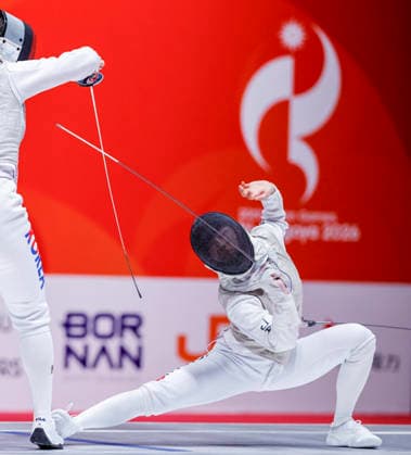 Asian Games Aichi Nagoya 2026 in Nagoya, Japan Team Republic of Korea (L) and Team Japan (R) in action at the 20th Asian Games Aichi Nagoya 2026 women s gold medal fencing match between Republic of Korea VS Japan at the Aichi Sky Expo Hall in Nagoya, Japan, on September 26th, 2026. Nagoya Japan  Copyright: xMatrixxImagesx xSimonxBonnyx