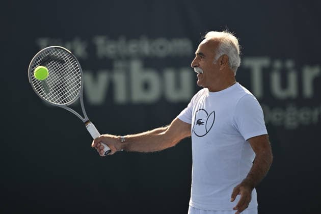 Ankara Open WTA, Tennis Damen 125 Tennis Tournament ANKARA, TURKIYE - SEPTEMBER 26: Former professional tennis player Mansour Bahrami, also known as the King of Trick Shots, takes part in an exhibition match during the Turk Telekom Ankara Open WTA 125 tennis tournament in Ankara, Turkiye, on September 26, 2026. Harun Ozalp Anadolu Ankara Turkey. Editorial use only. Please get in touch for any other usage.  Copyright: x2026xAnadoluxHarunxOzalpx