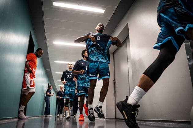 26.09.2026, xhfmx, Basketball easyCredit BBL Bundesliga, Frankfurt Skyliners - Rasta Vechta Skyliners kommen zum Warm-Up auf den Court Frankfurt am Main