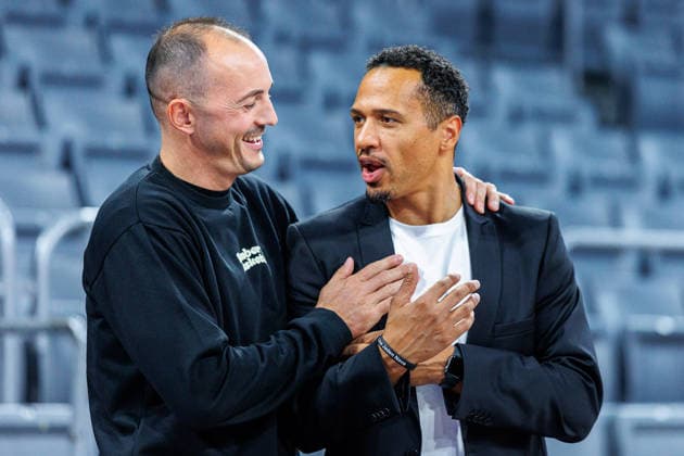 Karsten Tadda (BMA365 Bamberg Baskets, Markenbotschafter und Nachwuchskoordinator), David McCray (MHP Riesen Ludwigsburg, Sportlicher Leiter), BMA365 Bamberg Baskets vs. MHP RIESEN Ludwigsburg, Basketball, easyCredit BBL, 3. Spieltag, 26.09.2026 BMA365 Bamberg Baskets vs. MHP RIESEN Ludwigsburg, Basketball, easyCredit BBL, 3. Spieltag, 26.09.2026 Bamberg Copyright: xEibner-Pressefoto G.xSantemizx EP_EER