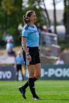 25.09.2026, Fußball, 1. HauptrunDFB-Pokal Frauen 2026 2027, SG 99 Andernach - SC Freiburg Schiedsrichterin Annika Kost.