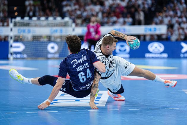 Lasse Moller (SG Flensburg-Handewitt, 64), Emil Wernsdorf Madsen (THW Kiel, 11) GER, THW Kiel vs. SG Flensburg-Handewitt, Handball, 1. Bundesliga, Spieltag 6, Saison 2026 2027, 26.09.2026 GER, THW Kiel vs. SG Flensburg-Handewitt, Handball, 1. Bundesliga, Spieltag 6, Saison 2026 2027, 26.09.2026 Kiel Copyright: xEibner-Pressefoto MarcelxvonxFehrnx EP_MFN