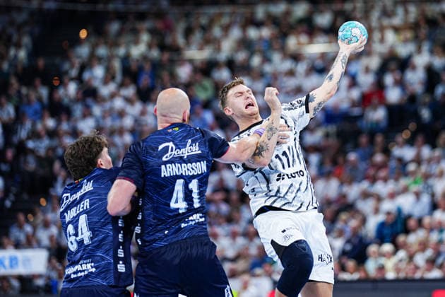 Lasse Moller (SG Flensburg-Handewitt, 64), Arnar Freyr Arnarsson (SG Flensburg-Handewitt, 41), Emil Wernsdorf Madsen (THW Kiel, 11) GER, THW Kiel vs. SG Flensburg-Handewitt, Handball, 1. Bundesliga, Spieltag 6, Saison 2026 2027, 26.09.2026 GER, THW Kiel vs. SG Flensburg-Handewitt, Handball, 1. Bundesliga, Spieltag 6, Saison 2026 2027, 26.09.2026 Kiel Copyright: xEibner-Pressefoto MarcelxvonxFehrnx EP_MFN