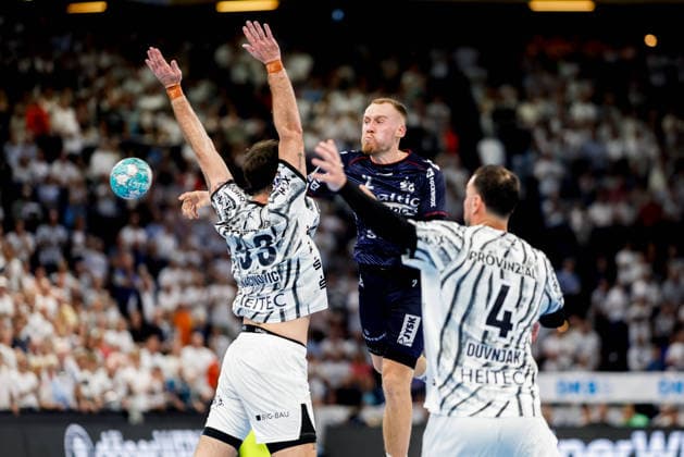 Kiel, 26. September 2026 - Handball, 1. Bundesliga 2026 27, THW Kiel - SG Flensburg-Handewitt: Veron Nacinovic (THW Kiel, 93), Simon Pytlick (SG Flensburg-Handewitt, 2), Domagoj Duvnjak (THW Kiel, 4)