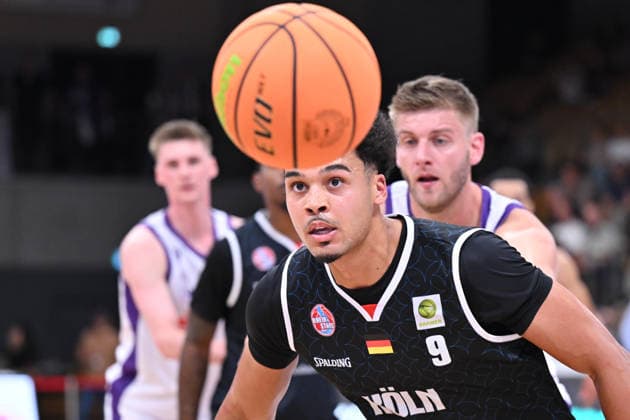BG Göttingen - RheinStars Köln 26.09.2026, Göttingen: Basketball, Männer: 2. Bundesliga, ProA, BG Göttingen - RheinStars Köln, Sparkassen-Arena. Maximilian Begue (RheinStars Köln) dribbelt. Göttingen Niedersachsen Deutschland