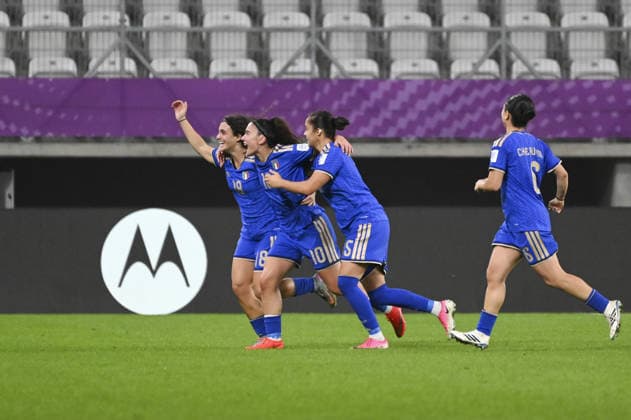 IPA89002254 - The Italian team celebrates after scoring a goal during the third-place match of the FIFA U-20 Women s World Cup between Italy and Colombia in Lodz, Poland, on September 26, 2026  Copyright: xMichalxDubiel IPAxSportx xx IPA89002254