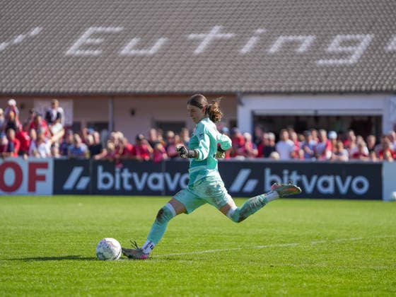 Alina Berndsen (SV Eutingen, 99) am Ball , SV Eutingen vs. FC Carl Zeiss Jena, Fussball, Frauen DFB-Pokal, 2026 2027, 26.09.2026, SV Eutingen vs. FC Carl Zeiss Jena, Fussball, Frauen DFB-Pokal, 2026 2027, 26.09.2026 Eutingen im Gäu Copyright: xEibner-Pressefoto DanielexLaxRocx EP_DLO