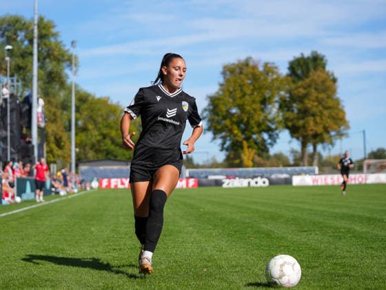 Gina Ebels (FC Carl Zeiss Jena, 30) am Ball , SV Eutingen vs. FC Carl Zeiss Jena, Fussball, Frauen DFB-Pokal, 2026 2027, 26.09.2026, SV Eutingen vs. FC Carl Zeiss Jena, Fussball, Frauen DFB-Pokal, 2026 2027, 26.09.2026 Eutingen im Gäu Copyright: xEibner-Pressefoto DanielexLaxRocx EP_DLO