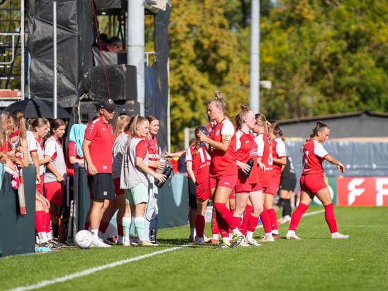 Trinkpause für SV Eutingen , SV Eutingen vs. FC Carl Zeiss Jena, Fussball, Frauen DFB-Pokal, 2026 2027, 26.09.2026, SV Eutingen vs. FC Carl Zeiss Jena, Fussball, Frauen DFB-Pokal, 2026 2027, 26.09.2026 Eutingen im Gäu Copyright: xEibner-Pressefoto DanielexLaxRocx EP_DLO