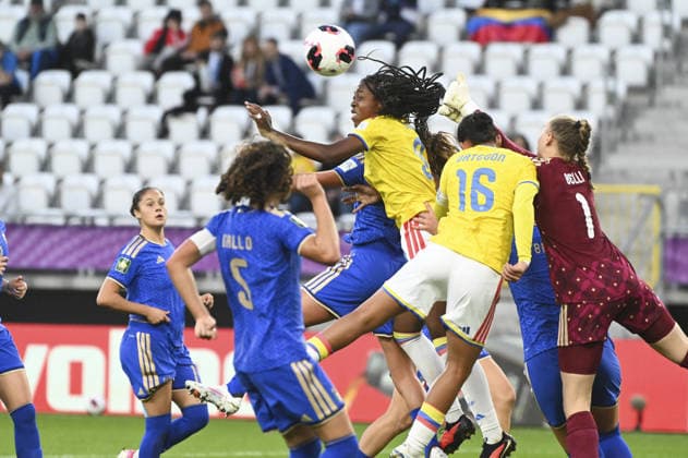 SOCCER - FIFA World Cup, WM, Weltmeisterschaft, Fussball - U-20 Women s - Italy vs. Colombia Photo by IPA ABACAPRESS.COM89001747 - Azzurra Gallo (ITA), Valerin Loboa (COL), Juana Ortegon (COL), and Elena Belli (ITA) during the third-place match of the FIFA U-20 Women s World Cup between Italy and Colombia, held in Lodz, Poland, on September 26, 2026 Lodz Poland Copyright: xIPAxSport ABACAx