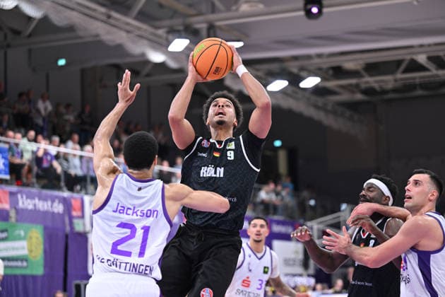 BG Göttingen - RheinStars Köln 26.09.2026, Göttingen: Basketball, Männer: 2. Bundesliga, ProA, BG Göttingen - RheinStars Köln, Sparkassen-Arena. Maximilian Begue (RheinStars Köln) wirft. Göttingen Niedersachsen Deutschland