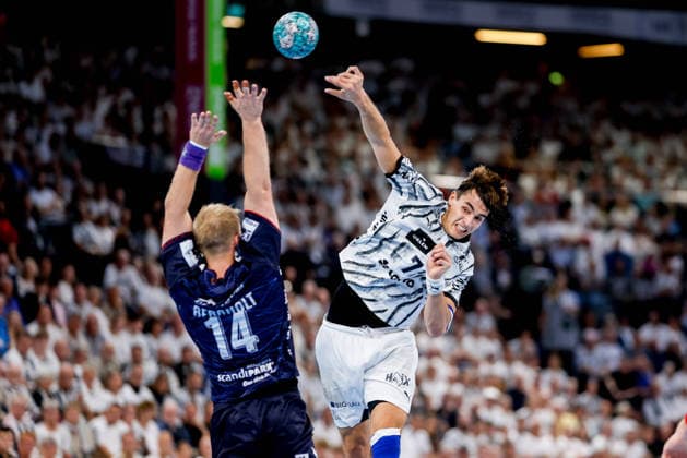 Kiel, 26. September 2026 - Handball, 1. Bundesliga 2026 27, THW Kiel - SG Flensburg-Handewitt: Emil Siersbaek Bergholt (SG Flensburg-Handewitt, 14), Julian Köster (THW Kiel, 7)