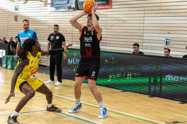 Dennis Nawrocki (SBB Boerde Baskets, 02) gegen Tyrel Morgan (Kreisbau Kirchheim Knights, 11). GER, Kreisbau Knights vs. SBB Baskets, Basketball, ProA, 1. Spieltag, Spielzeit 2026 2027, 26.09.2026 GER, Kreisbau Kirchheim Knights vs. SBB Baskets, Basketball, ProA, 1. Spieltag, Spielzeit 2026 2027, 26.09.2026 Copyright: xEibner-Pressefoto DavidexDixGiovx EP_DGI