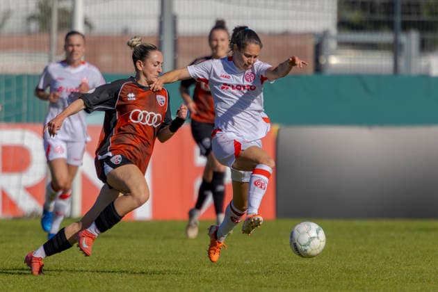 Ingolstadt, Deutschland 26. September 2026: DFB-Pokal Frauen - 2026 2027 - 1. Hauptrunde - FC Ingolstadt 04 gegen 1. FSV Mainz 05 Im Bild: v. li. im Zweikampf Carina Wüst Wuest (FCI) und Vital Kats (FSV) DFL DFB regulations prohibit any use of photographs as image sequences and or quasi-video ESV-Stadion Bayern Copyright: xFotostandx xSchäferx