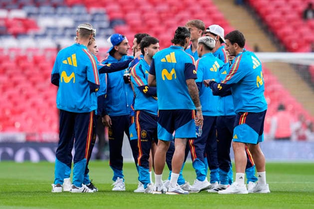 September 26, 2026, London, London, England: Players of Spain inspects the pitch before the UEFA Nations League 2026 27 League Phase MD1 Group A3 match between England and Spain at Wembley Stadium on September 26, 2026, in London, England. London England - ZUMAa181 20260926_zaa_a181_043 Copyright: xDennisxAgyemanx
