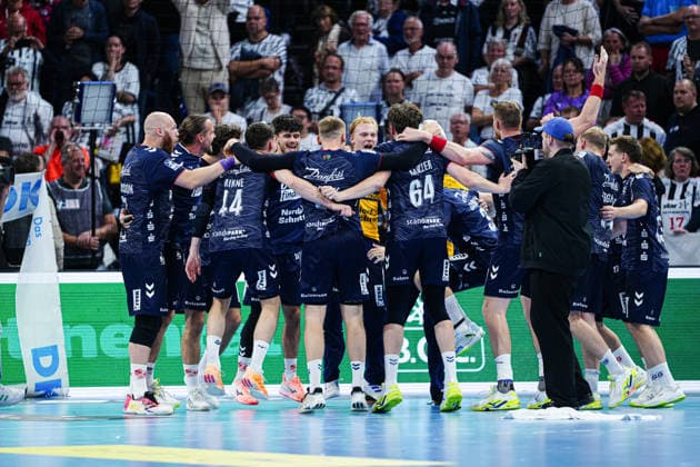 SG Flensburg-Handewitt jubelt Jubel nach Unentschieden Spielende GER, THW Kiel vs. SG Flensburg-Handewitt, Handball, 1. Bundesliga, Spieltag 6, Saison 2026 2027, 26.09.2026 GER, THW Kiel vs. SG Flensburg-Handewitt, Handball, 1. Bundesliga, Spieltag 6, Saison 2026 2027, 26.09.2026 Kiel Copyright: xEibner-Pressefoto MarcelxvonxFehrnx EP_MFN