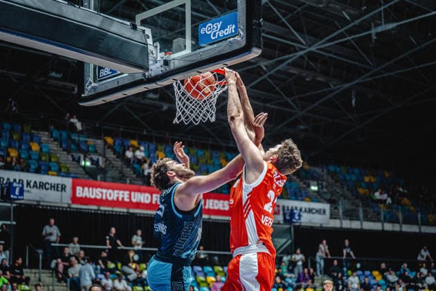 26.09.2026, xhfmx, Basketball easyCredit BBL Bundesliga, Frankfurt Skyliners - Rasta Vechta v.l. Race Thompson (Skyliners Frankfurt), Tibor Pleiß (Rasta Vechta) Frankfurt am Main