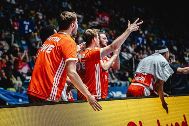 26.09.2026, xhfmx, Basketball easyCredit BBL Bundesliga, Frankfurt Skyliners - Rasta Vechta Bank von Vechta bejubelt einen 3er Frankfurt am Main