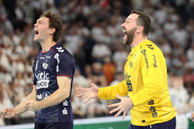 26.09.2026, xBHAx, Handball, Opel HBL, Saison 2026 2027, 1.HBL, THW Kiel - SG Flensburg-Handewitt, Merkur Ostseehalle: Niclas Kirkelökke (SG Flensburg-Handewitt 5) und Benjamin Buric (SG Flensburg-Handewitt 1) beim Jubel Schleswig-Holstein Deutschkand