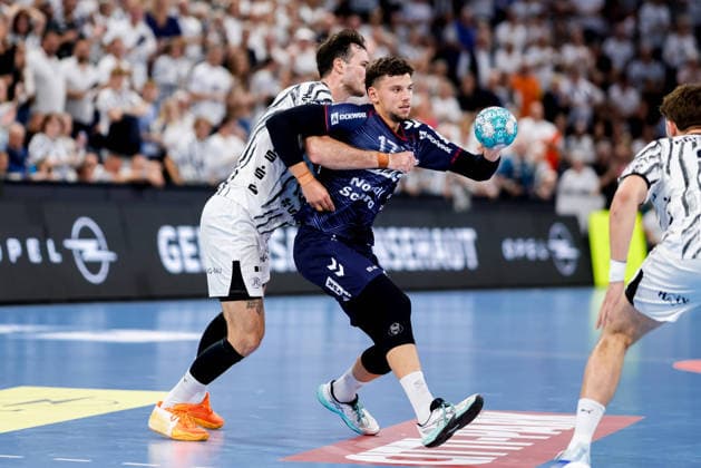 Kiel, 26. September 2026 - Handball, 1. Bundesliga 2026 27, THW Kiel - SG Flensburg-Handewitt: Veron Nacinovic (THW Kiel, 93), Marko Grgic (SG Flensburg-Handewitt, 17)