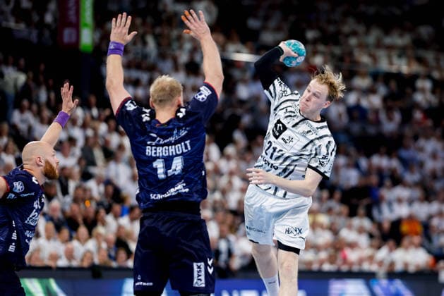 Kiel, 26. September 2026 - Handball, 1. Bundesliga 2026 27, THW Kiel - SG Flensburg-Handewitt: Emil Siersbaek Bergholt (SG Flensburg-Handewitt, 14), Eric Johansson (THW Kiel, 21)