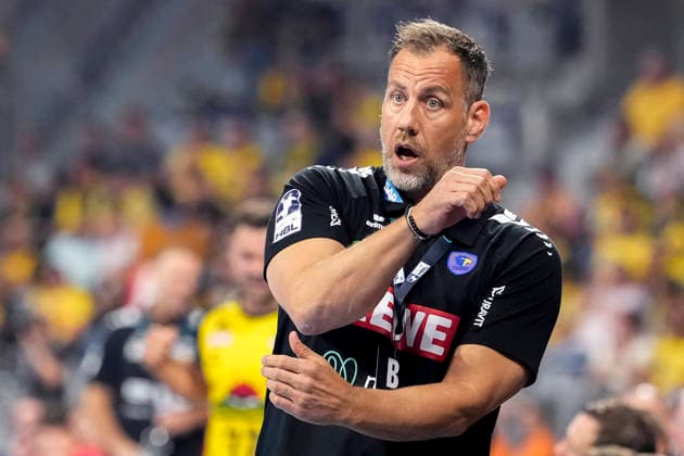 Maik Machulla (Trainer, Cheftrainer, RNL), gibt Anweisungen, gestikuliert, mit den Armen gestikulieren, Einzelbild, Einzelfoto, Aktion, Action, 26.09.2026, Mannheim (Deutschland), Handball, Bundesliga, Rhein-Neckar Löwen - MT Melsungen