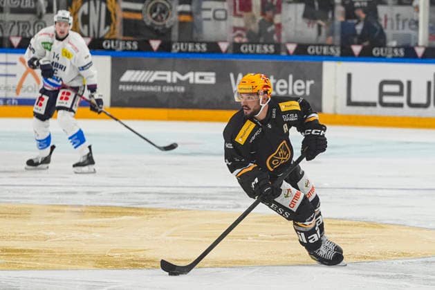 26 09 2026, Porza, Corner Arena, NL: HC Lugano - HC Ambri-Piotta, Topscorer Luca Fazzini (Lugano) Porza Corner Arena Ticino Switzerland Copyright: xJustPictures.ch JarixPestelaccix jp-en-JaPe-JP6_JAr_NL_HCL_HCAP_26Sep2026_000006