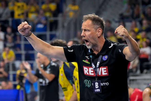 Maik Machulla (Trainer, Cheftrainer, RNL), Einzelbild, Einzelfoto, Aktion, Action, Jubel, jubeln, jubelt, celebration, Freude, freuen, freut sich, zuversichtlich, optimistisch, positiv, Spielszene, 26.09.2026, Mannheim (Deutschland), Handball, Bundesliga, Rhein-Neckar Löwen - MT Melsungen