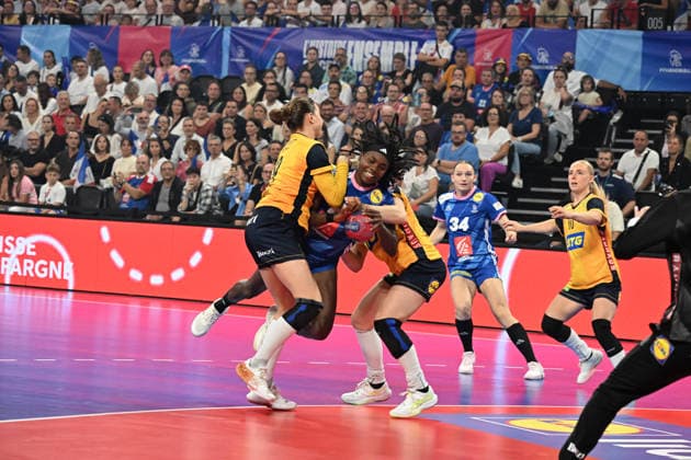 Handball : France v Suede - Match Amical 26 09 2926 NOCANDY Meline of France during the friendly match between France and Sweden at LDLC Arena on September 26, 2026 in Lyon, France LYONFrance  Copyright: xMouradxAllilix