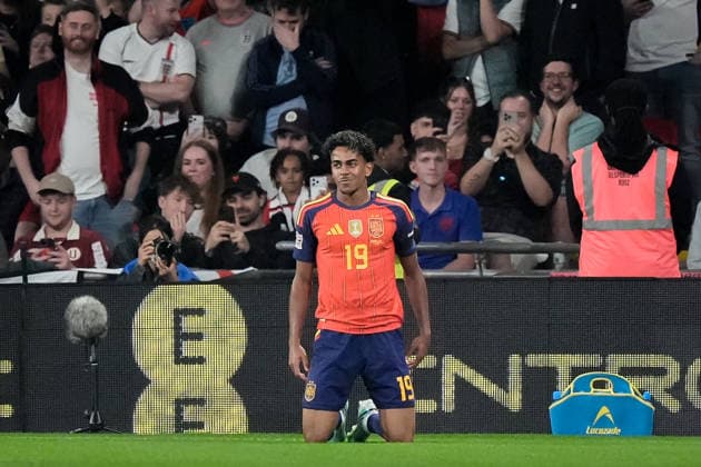 UEFA Nations League: England v Spain Spain goalkeeper David Raya celebrates his goal to make it 0-1 during the UEFA Nations League match England vs Spain at Wembley Stadium, London, United Kingdom on 26 September 2026 (Photo by Maynard Manyowa News Images) London Wembley Stadium Greater London United Kingdom Copyright: xMaynardxManyowa NewsxImagesx