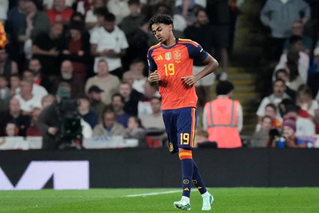 UEFA Nations League: England v Spain Spain goalkeeper David Raya celebrates his goal to make it 0-1 during the UEFA Nations League match England vs Spain at Wembley Stadium, London, United Kingdom on 26 September 2026 (Photo by Maynard Manyowa News Images) London Wembley Stadium Greater London United Kingdom Copyright: xMaynardxManyowa NewsxImagesx