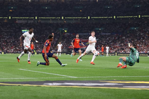 England v Spain 26 September 2026, London - UEFA Nations League - England v Spain - Lamine Yamal of Spain scores the opening goal - Photo: Jacques Feeney Offside. London UK Copyright: xJacquesxFeeneyx xOffsidexOffside