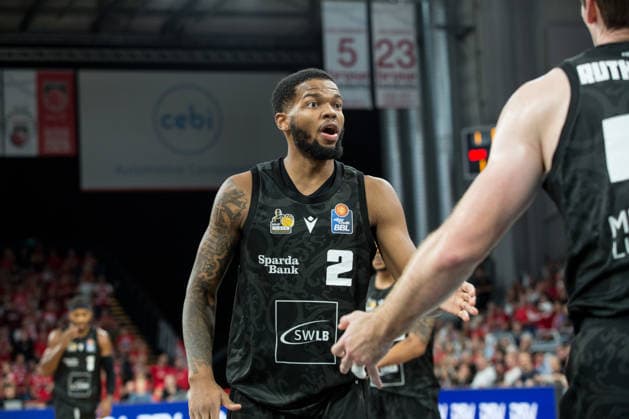 Bamberg, Deutschland 26. September 2026: 1. BBL - 2026 2027 - Sp. 3 - BMA365 Bamberg Baskets gegen MHP Riesen Ludwigsburg Im Bild: David Joplin (Ludwigsburg) gestikuliert Fassungslos Brose Arena Bayern Copyright: xFotostandx xSchmittx