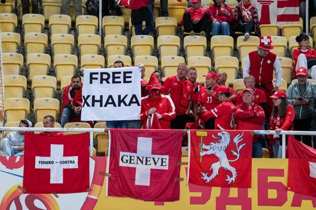 Fussball: UEFA Nations League 2026 2027, 26.09.2026 - Nordmazedonien vs. Schweiz (National Arena Todor Proeski); Schweizer Fans, Free Xhaka Copyright: xValentinxDomgjonix