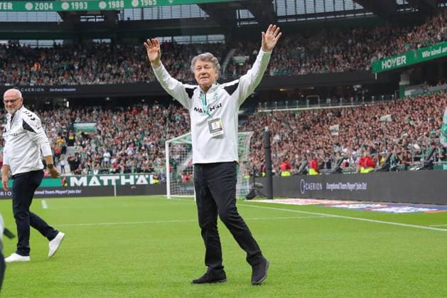 26.09.26, Fussball, FBL Männer, Freundschaftsspiel, 100. Jahre Weserstadion, Duell Werder Legenden 2026, Werder Legenden vs.Real Madrid Leyendas Feature Impressionen Trainer Otto Rehhagel (Werder Legenden) Foto nordphoto GmbH Tauchnitz Bremen Weserstadion Bremen Germany Copyright: xnordphotoxGmbHx xTauchnitzx
