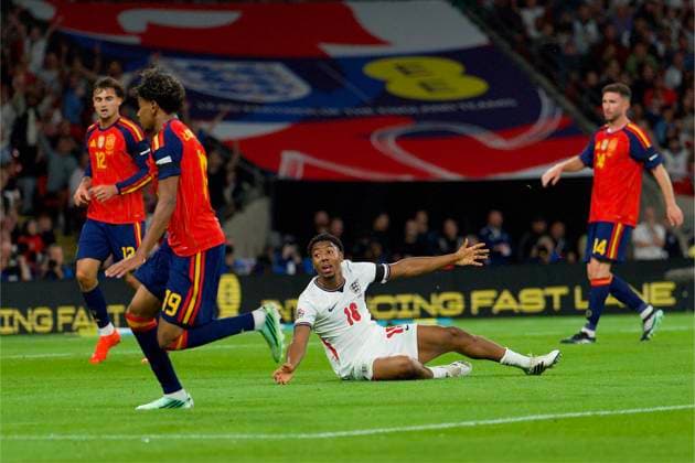 RECORD DATE NOT STATED Football - UEFA Nations League - Group A3 - England v Spain LONDON, ENGLAND - Saturday, September 26, 2026: England s Myles Lewis-Skelly appeals for a penalty during the UEFA Nations League Group A3 match between England and Spain at Wembley Stadium. (Photo by Thomas Major Propaganda) LONDON Wembley Stadium GREATER LONDON ENGLAND  Copyright: xThomasxMajorx 2026-09-26-England_v_Spain-063